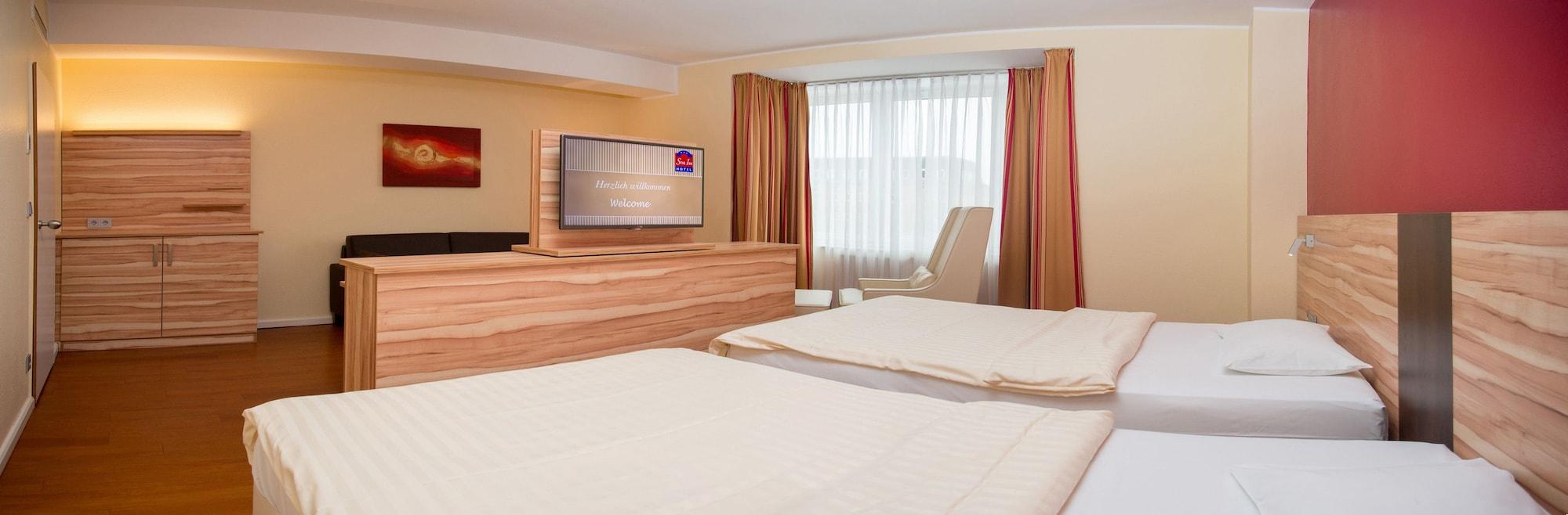 PLAZA Premium Columbus Bremen Hotel Bagian luar foto
