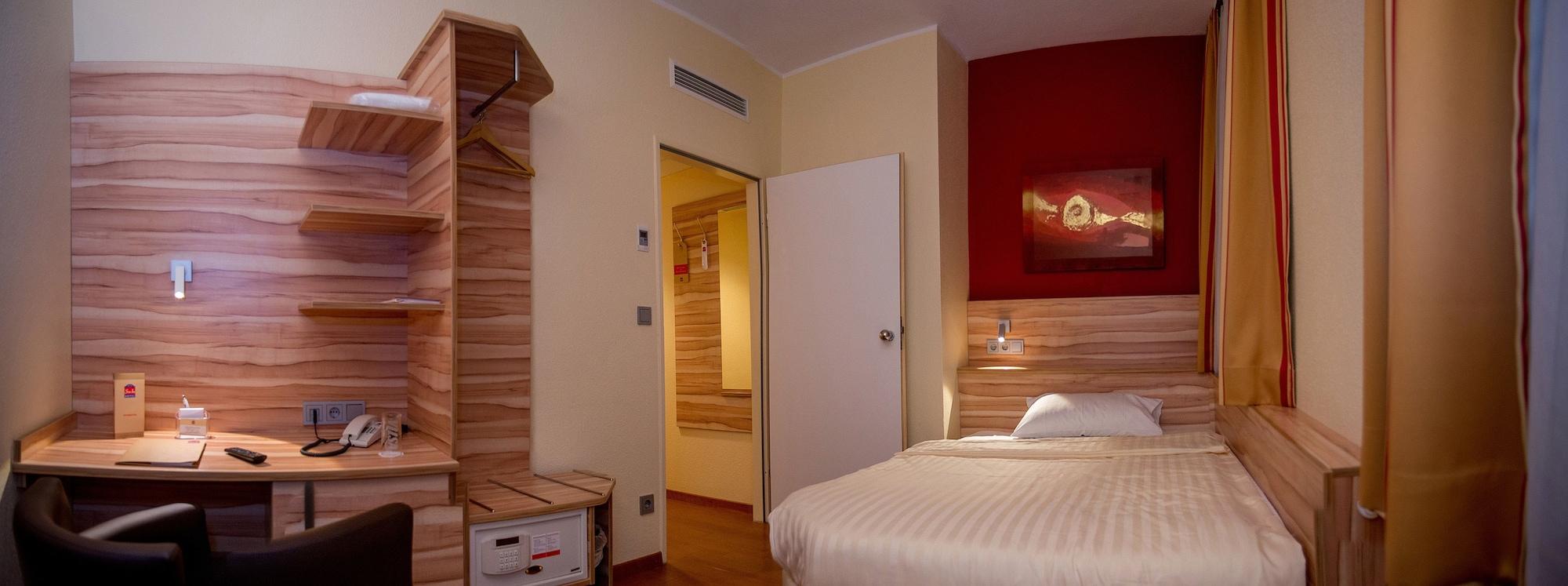 PLAZA Premium Columbus Bremen Hotel Bagian luar foto