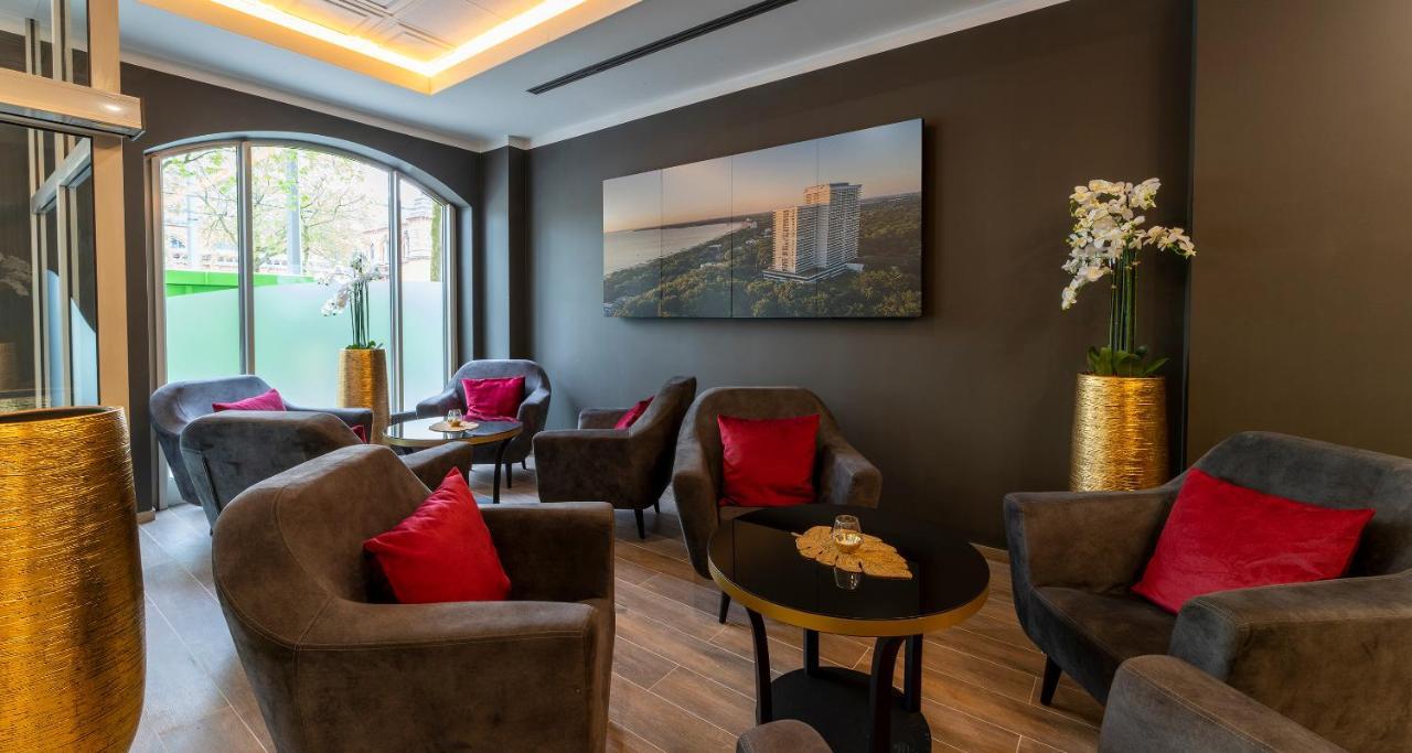 PLAZA Premium Columbus Bremen Hotel Bagian luar foto