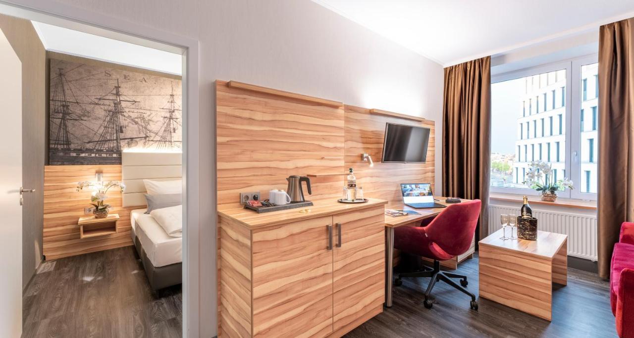 PLAZA Premium Columbus Bremen Hotel Bagian luar foto
