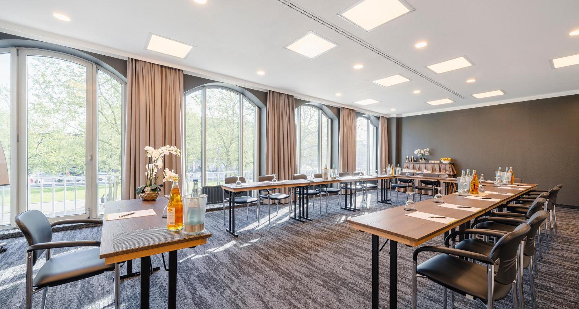 PLAZA Premium Columbus Bremen Hotel Bagian luar foto