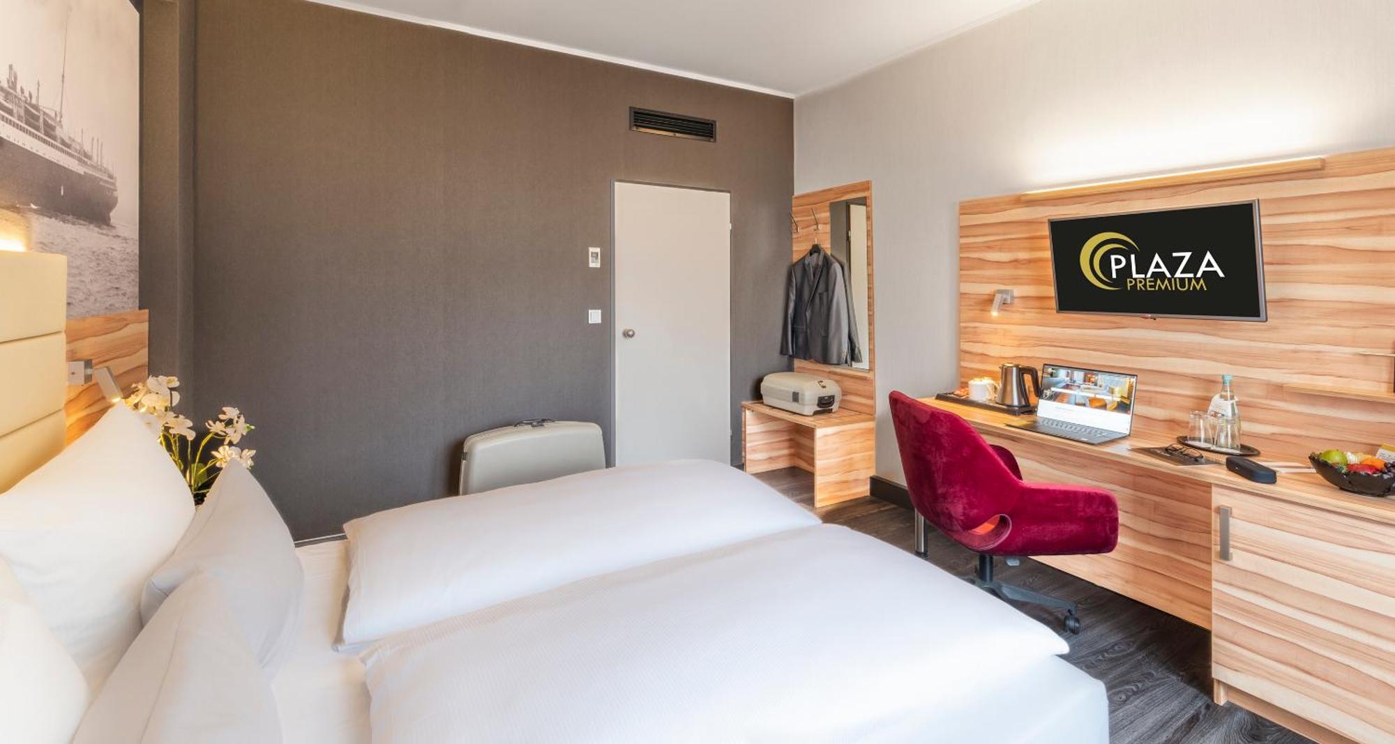 PLAZA Premium Columbus Bremen Hotel Bagian luar foto